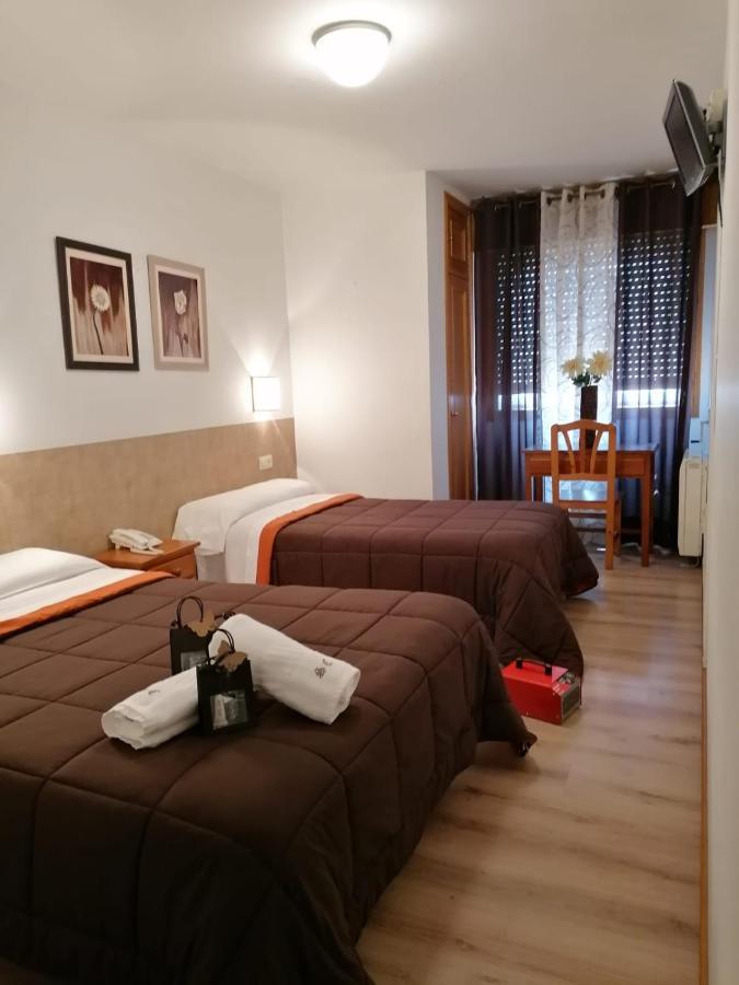 Pension Santa Clara A Coruña Buitenkant foto
