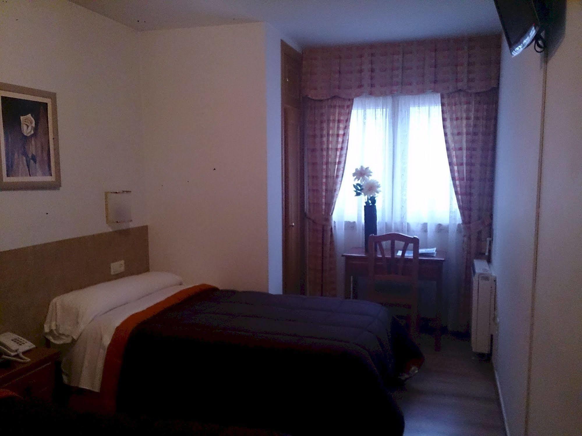 Pension Santa Clara A Coruña Buitenkant foto